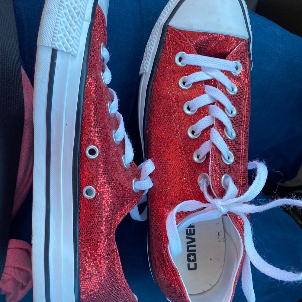 Converse Red size 7